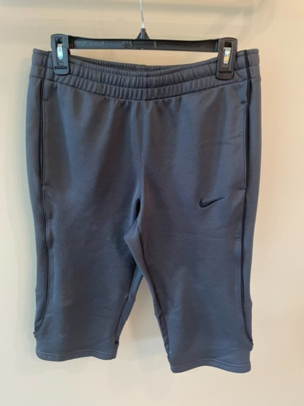 Women's Nike Dri-Fit Capri Joggers in Charcoal, size small